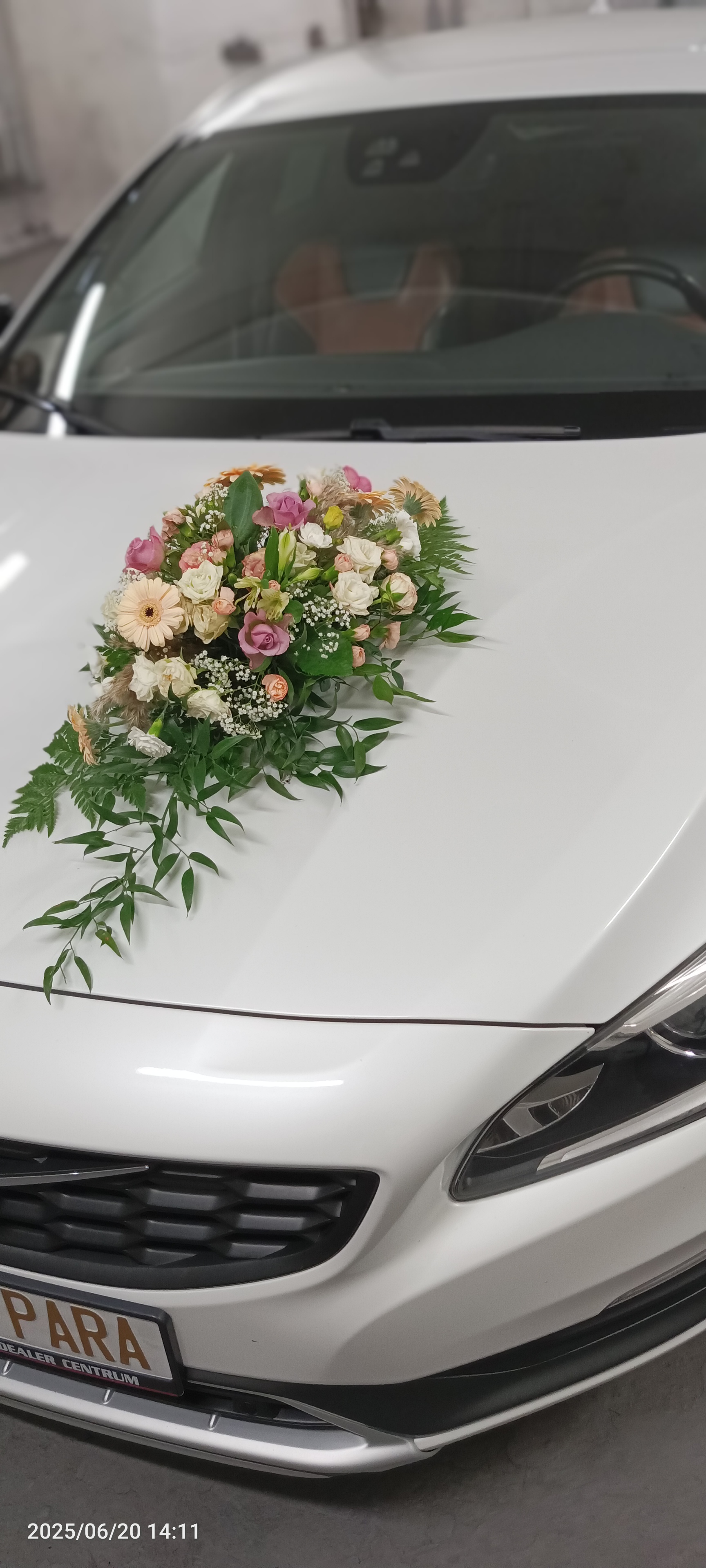 Kwiaty na samochodzie